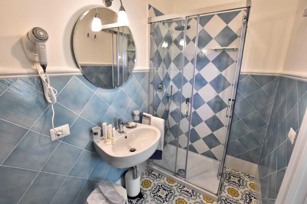 Double Room with Private Bathroom,1033329005:JPEG